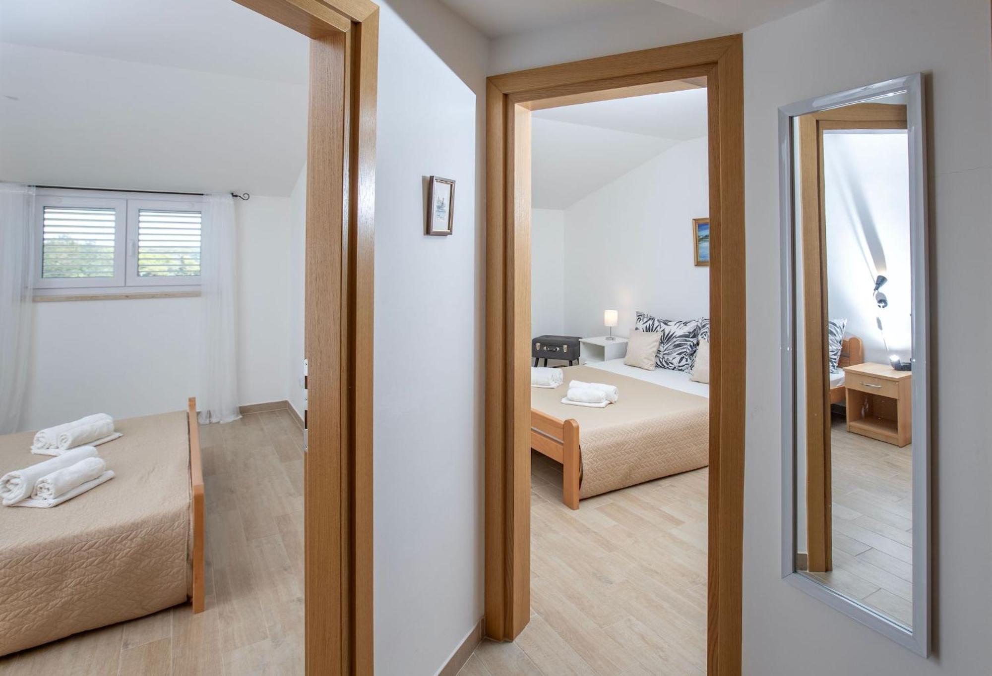 Goldfinch Estate Apartment Banjole Phòng bức ảnh